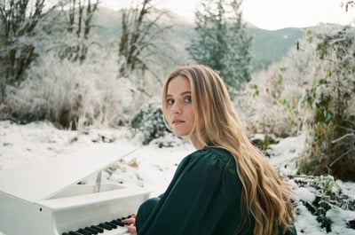 An interview with rising pop artist Rosie Darling